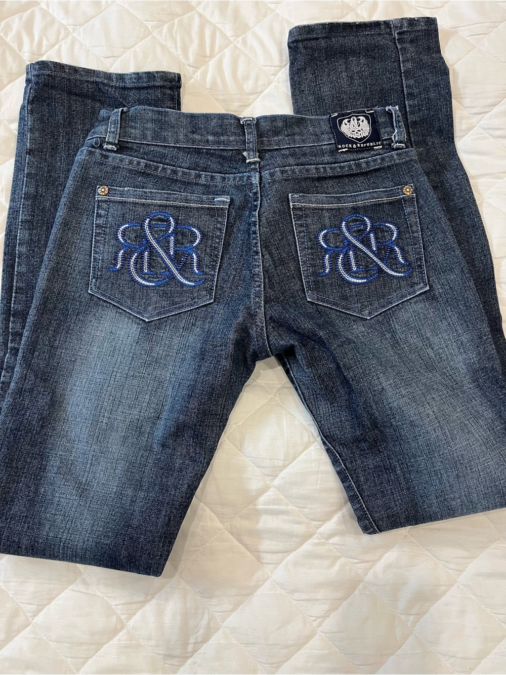 Rock & Republic Dark Blue Bootcut Jeans with Blue Embroidered Pockets
